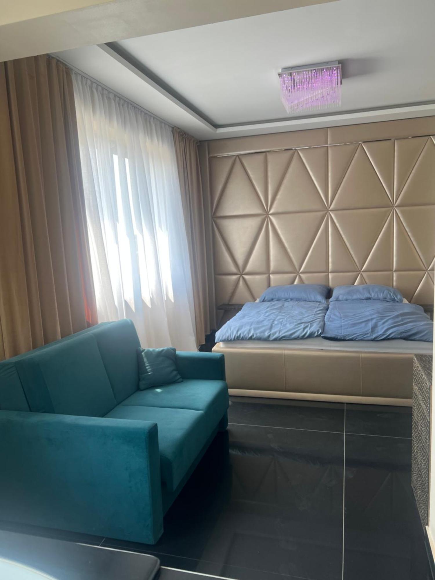 Black Hut Pension&Restaurant *** Hotel Dunajska Streda Ngoại thất bức ảnh